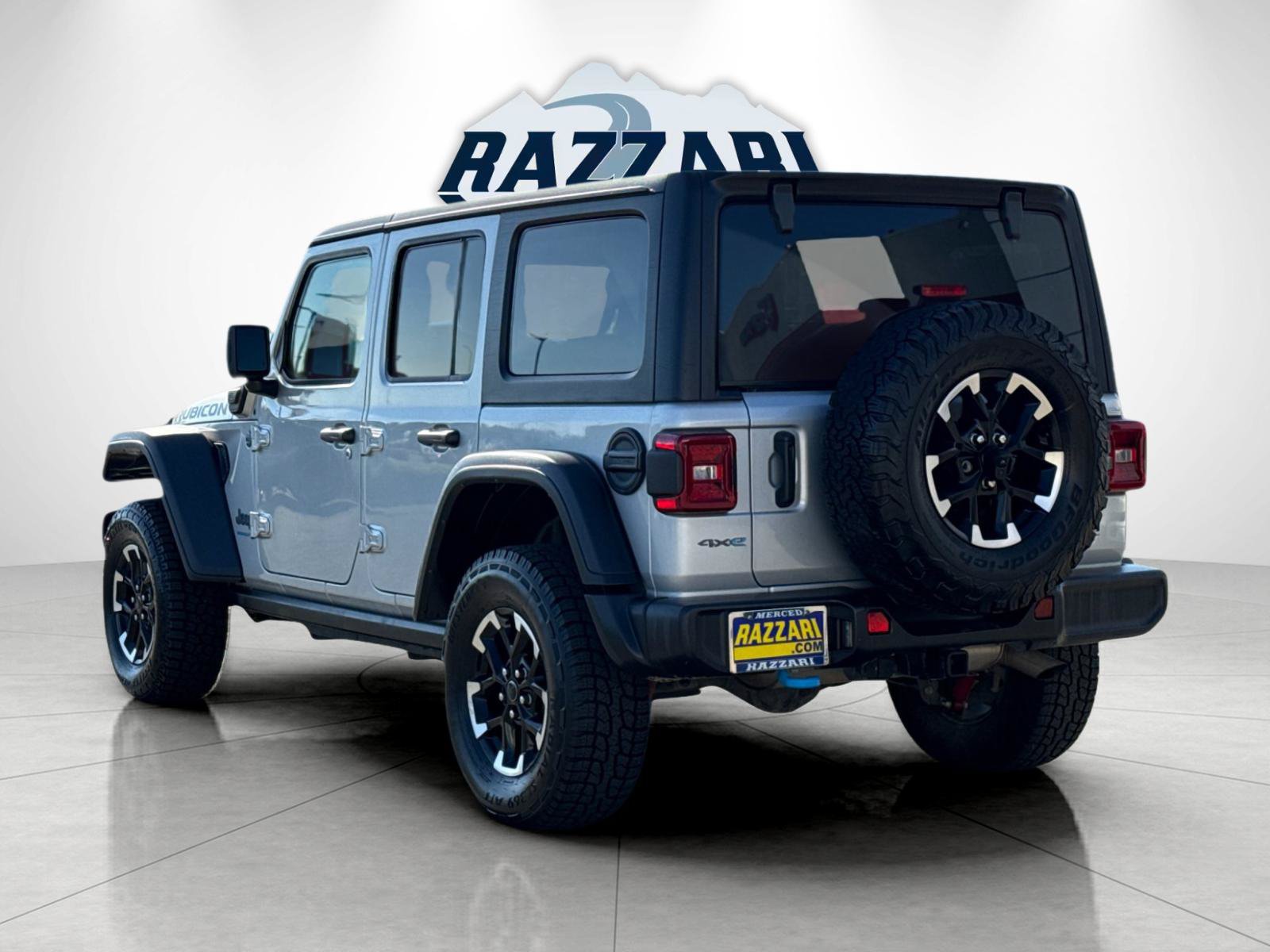 Used 2024 Jeep Wrangler Unlimited Rubicon 4xe AWD/4WD image 5