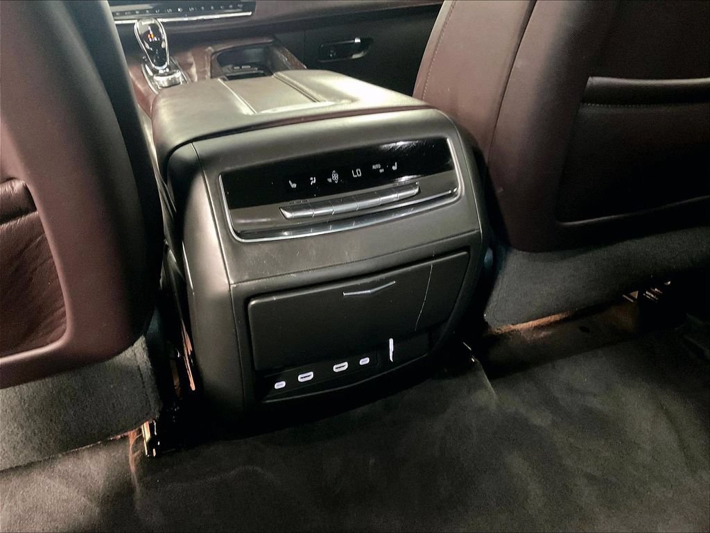 Used 2024 Cadillac Escalade Sport Platinum w/ Heavy-Duty Trailer Package AWD/4WD image 29
