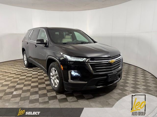 Used 2023 Chevrolet Traverse LS w/ Safety Package FWD image 7