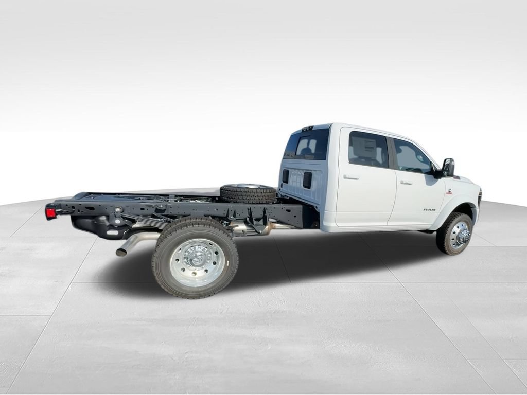 New 2026 RAM 4500 4x4 Crew Cab DRW w/ Laramie Trim Package image 8