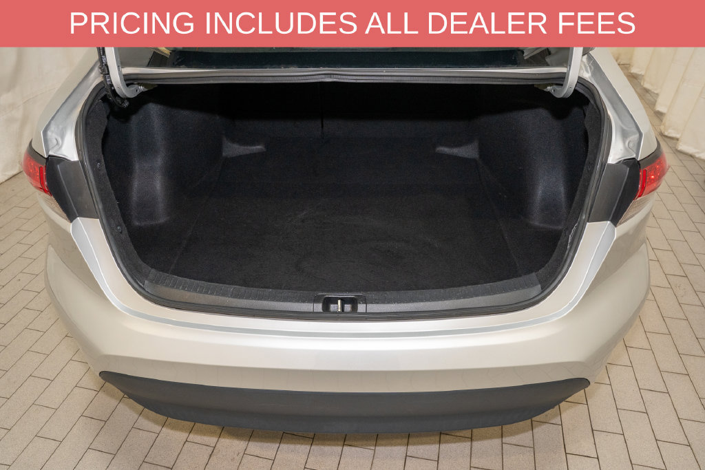 Used 2025 Toyota Corolla LE FWD image 5