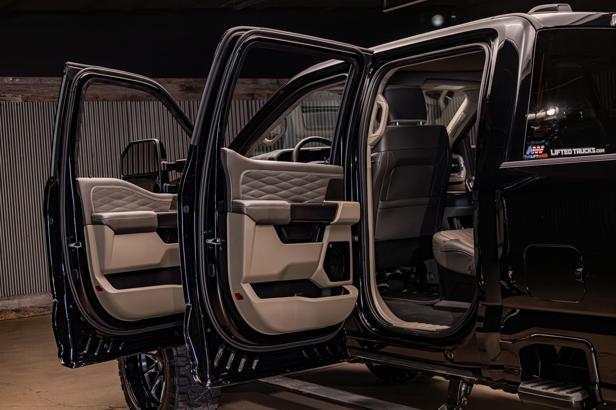 Used 2026 Ford F350 Platinum w/ Platinum Plus Package image 28