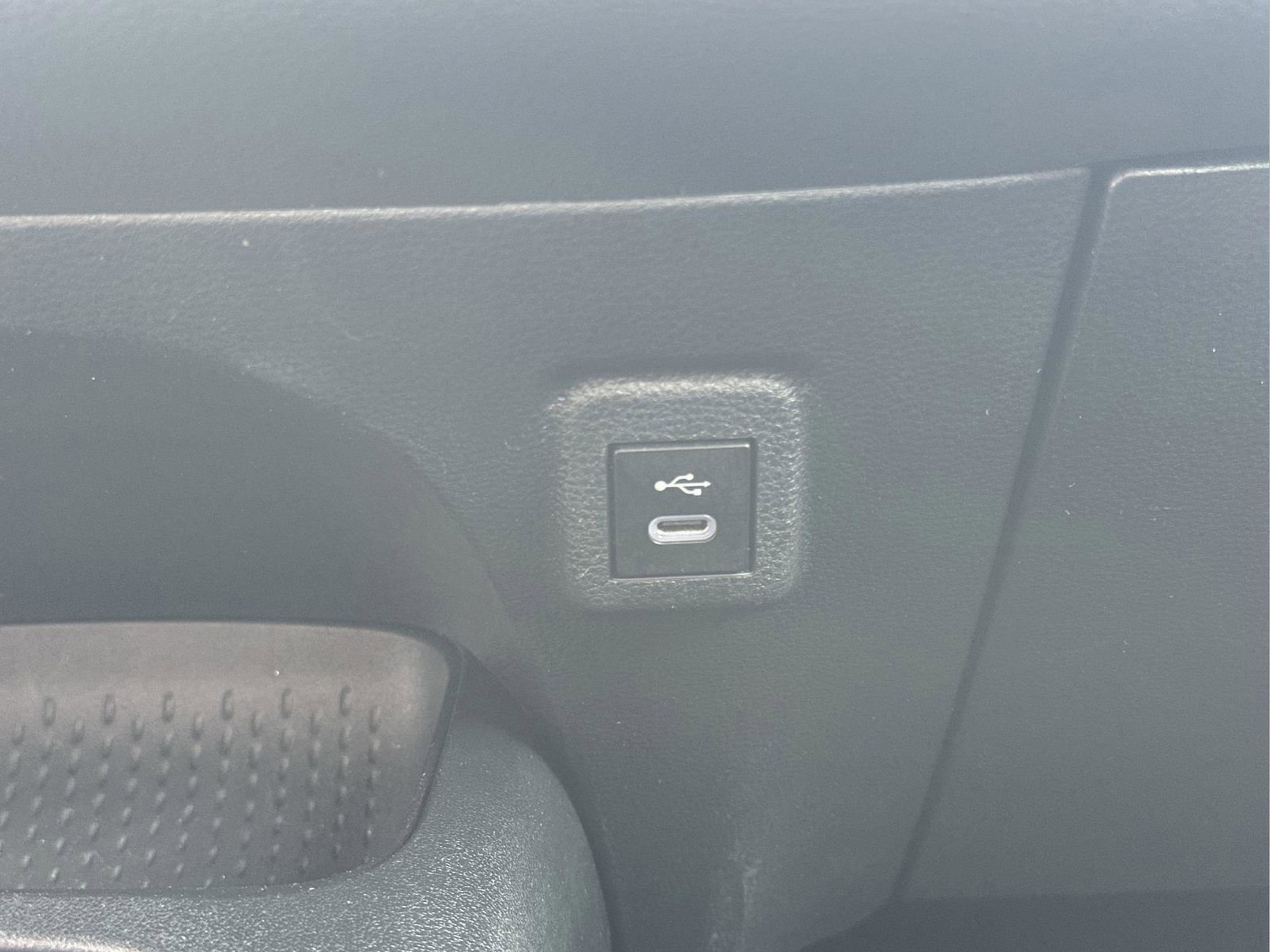 Used 2023 Toyota Corolla LE image 32