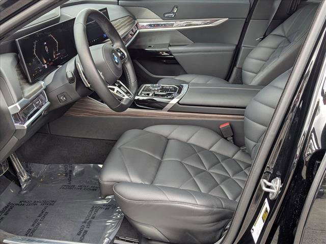 Used 2024 BMW 740i image 16