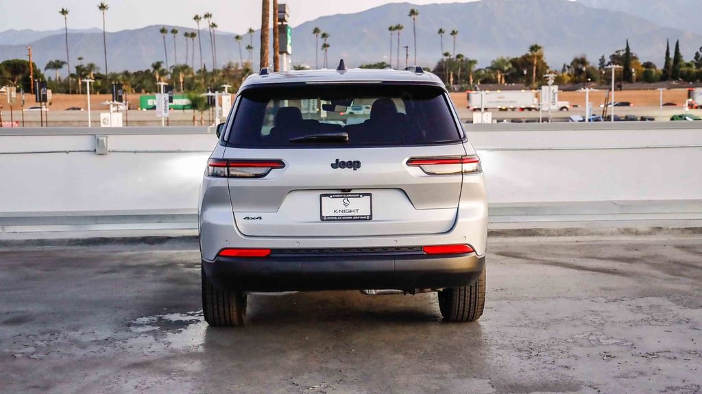 New 2025 Jeep Grand Cherokee L Altitude image 8