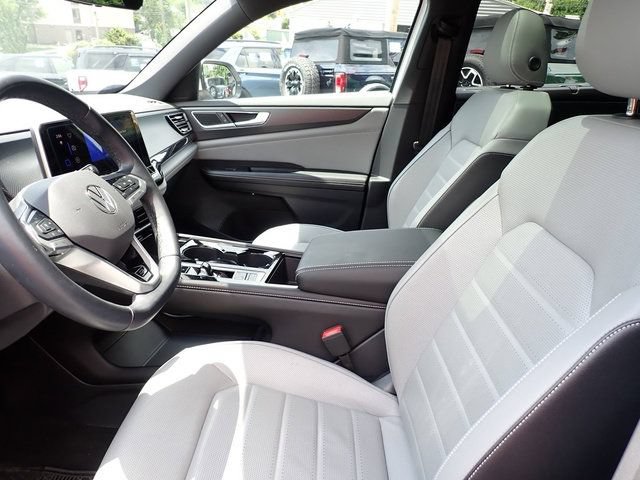 Used 2024 Volkswagen Atlas Cross Sport SEL R-Line AWD/4WD image 11