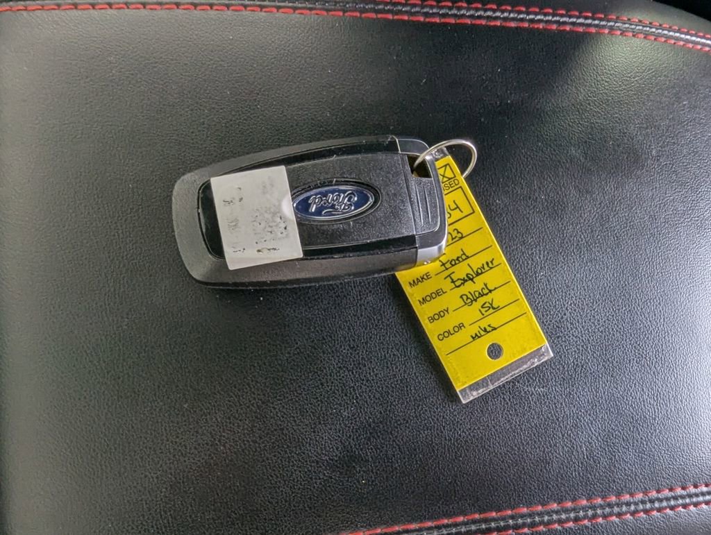 Used 2023 Ford Explorer ST-Line w/ Class IV Trailer Tow Package image 31