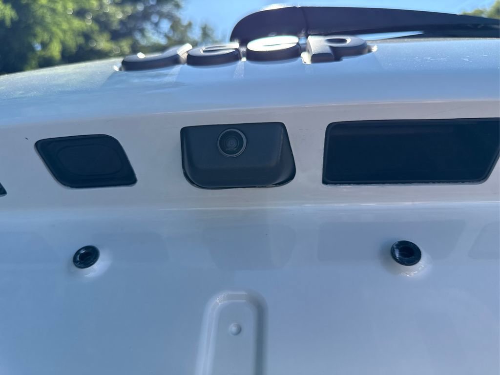 Used 2022 Jeep Cherokee Trailhawk image 15