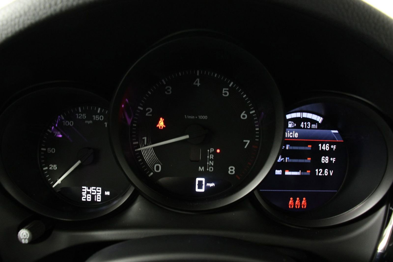 Certified 2025 Porsche Macan image 16