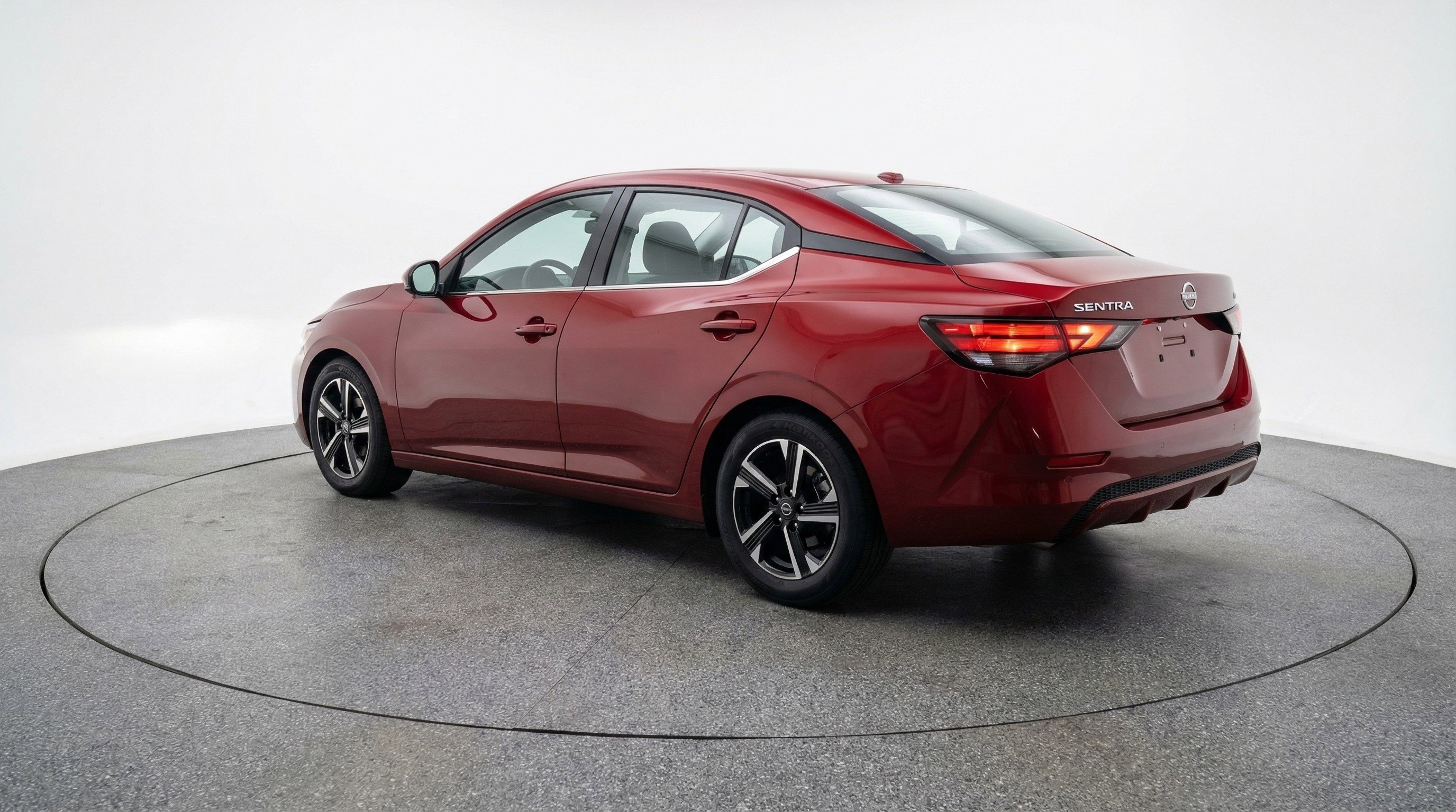 Used 2025 Nissan Sentra SV image 6