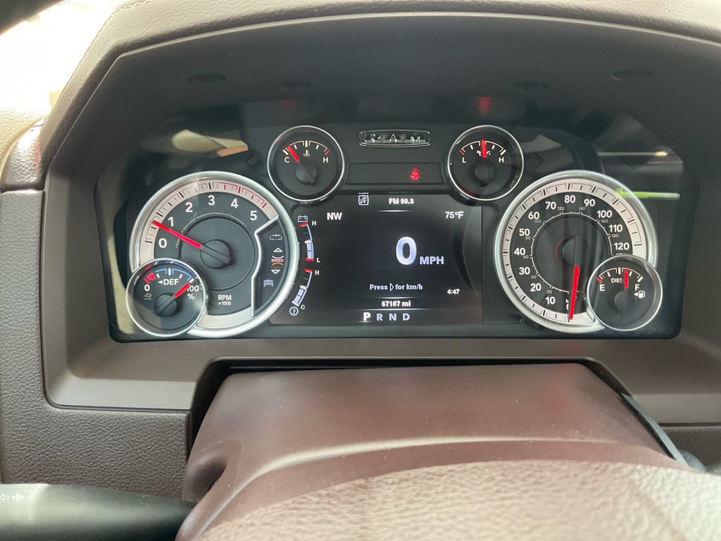 Used 2014 RAM 3500 Laramie RWD image 24