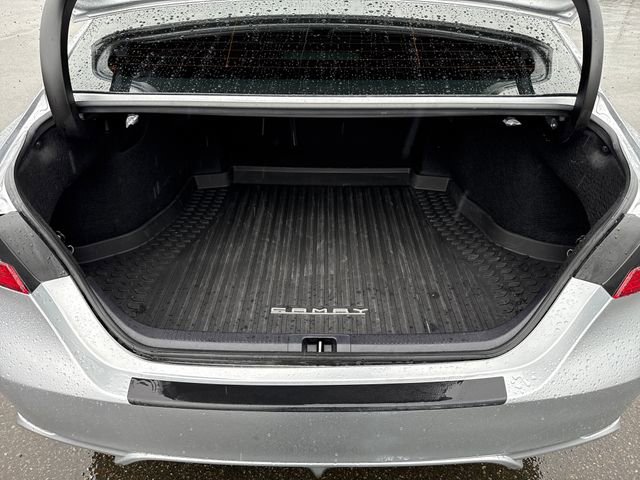 Used 2024 Toyota Camry XSE w/ Navigation Package image 18