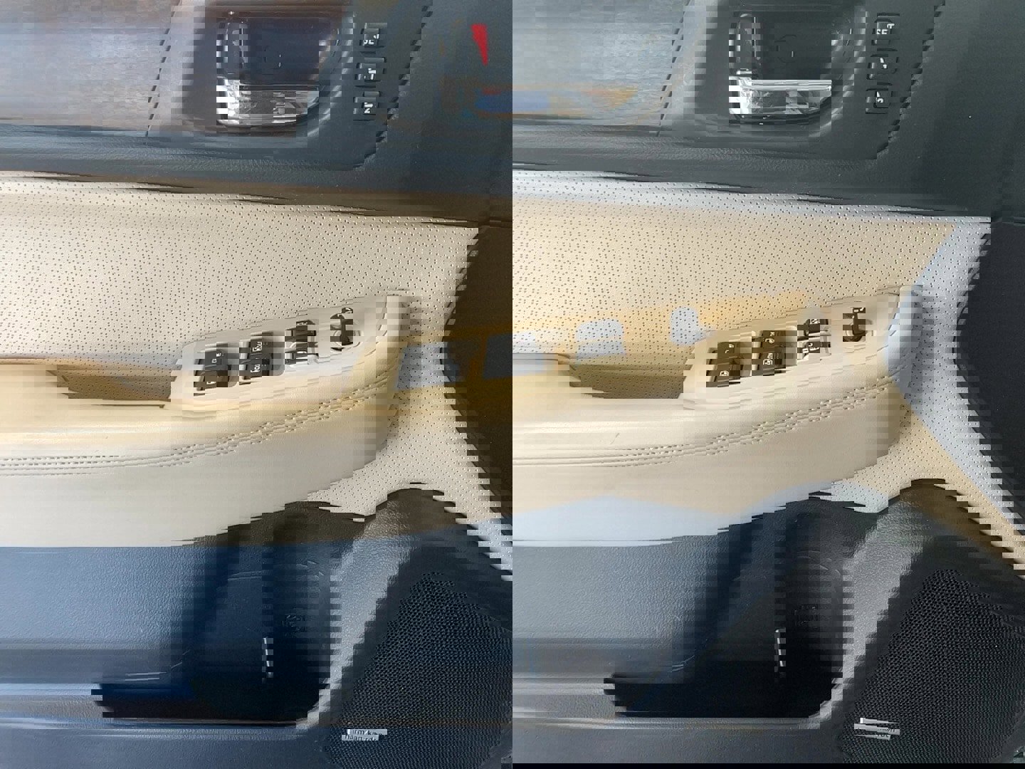 Used 2015 Subaru Outback 3.6R Limited AWD/4WD image 10