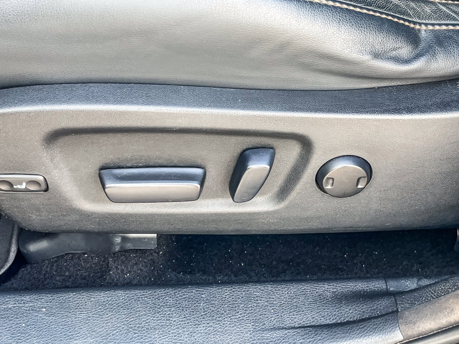 Used 2014 Toyota Highlander Limited Platinum image 21