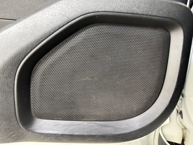 Used 2017 Nissan Titan SV image 22