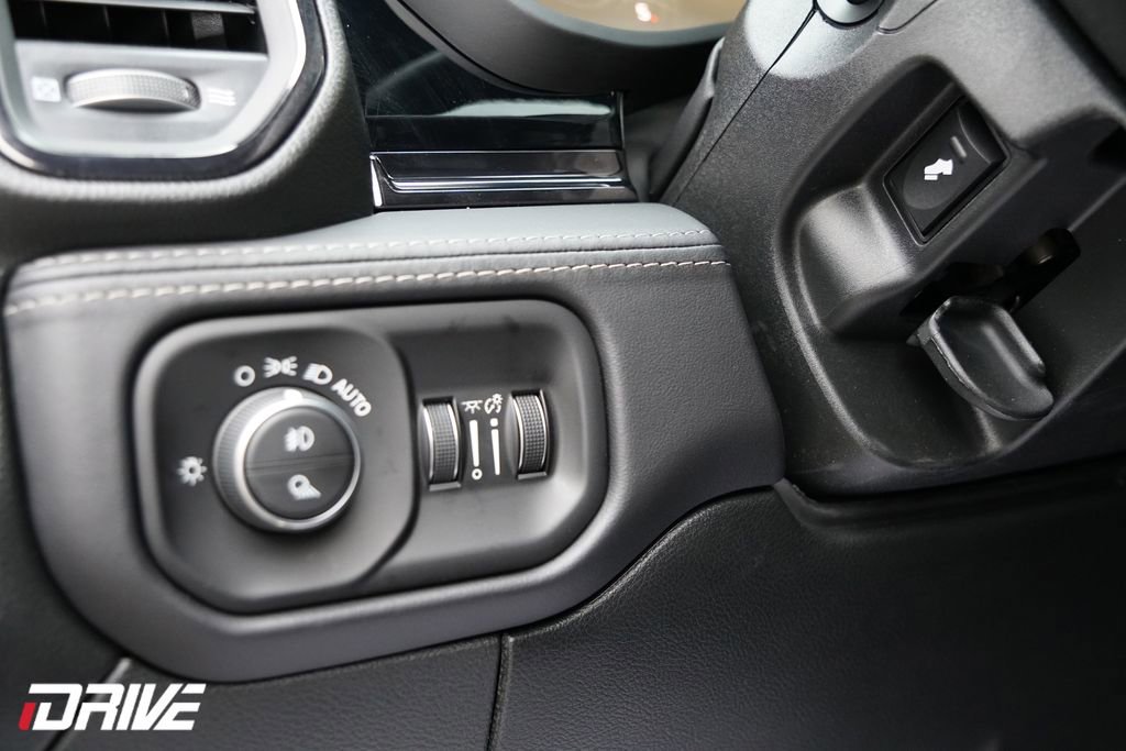 Used 2026 RAM 3500 Limited image 22