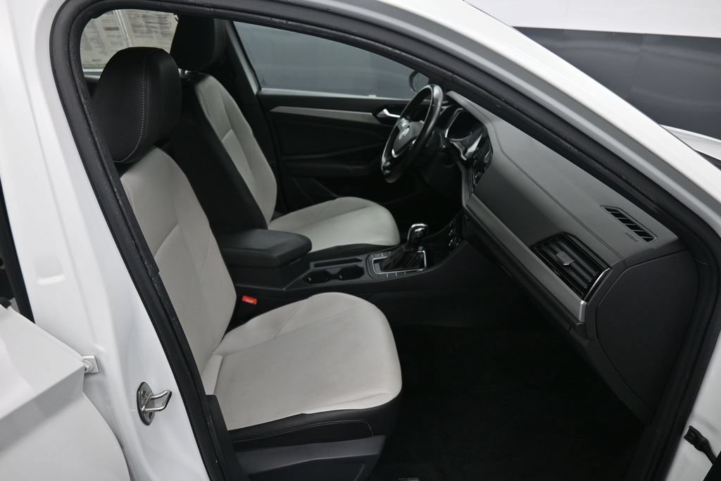 Used 2020 Volkswagen Jetta R-Line w/ R-Line Cold Weather Package FWD image 24