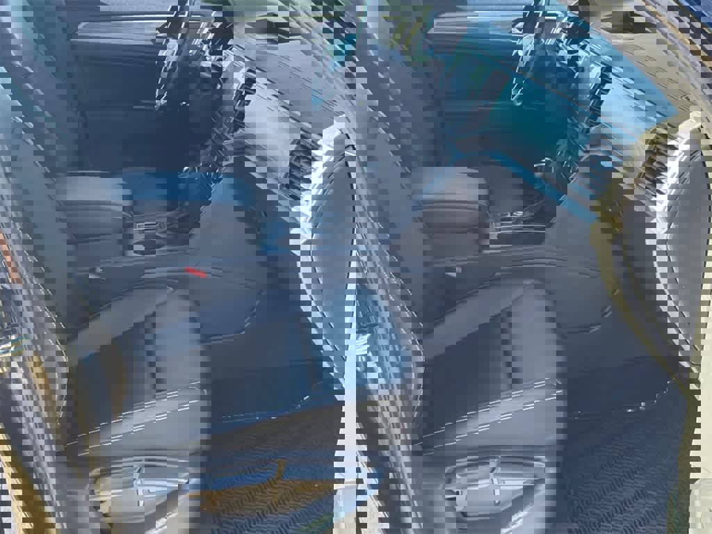 Used 2020 Volkswagen Atlas Cross Sport SE w/ Panoramic Sunroof Package image 12