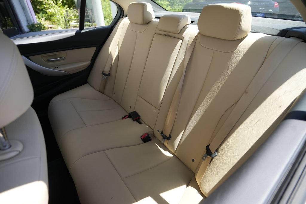Used 2018 BMW 320i xDrive Sedan AWD/4WD image 22