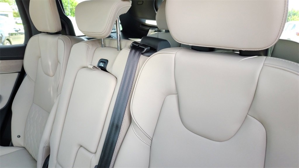 New 2026 Volvo XC90 B6 Core image 25