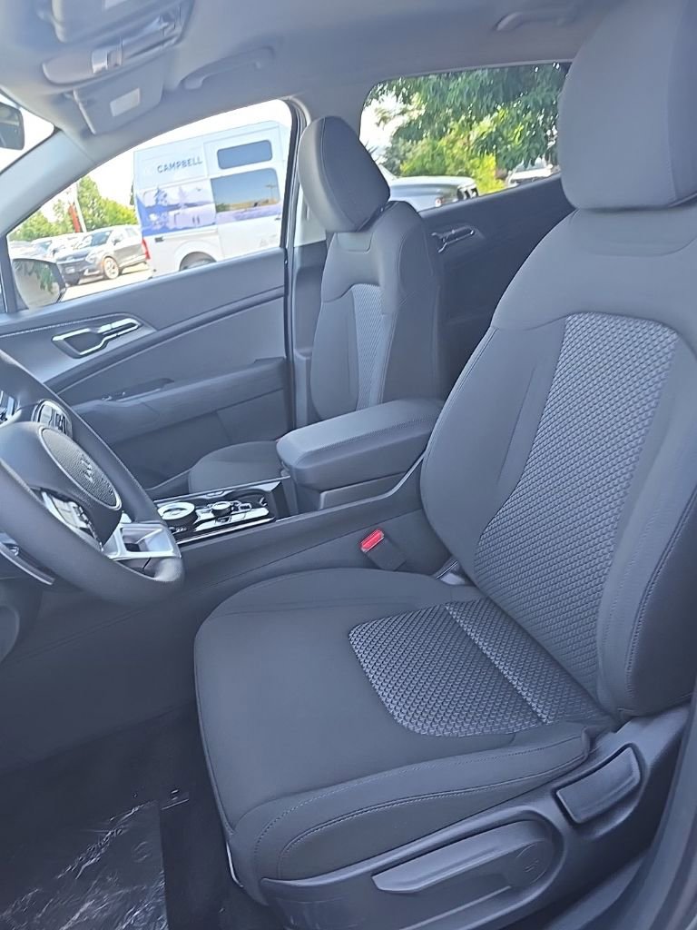 New 2025 Kia Sportage LX image 15