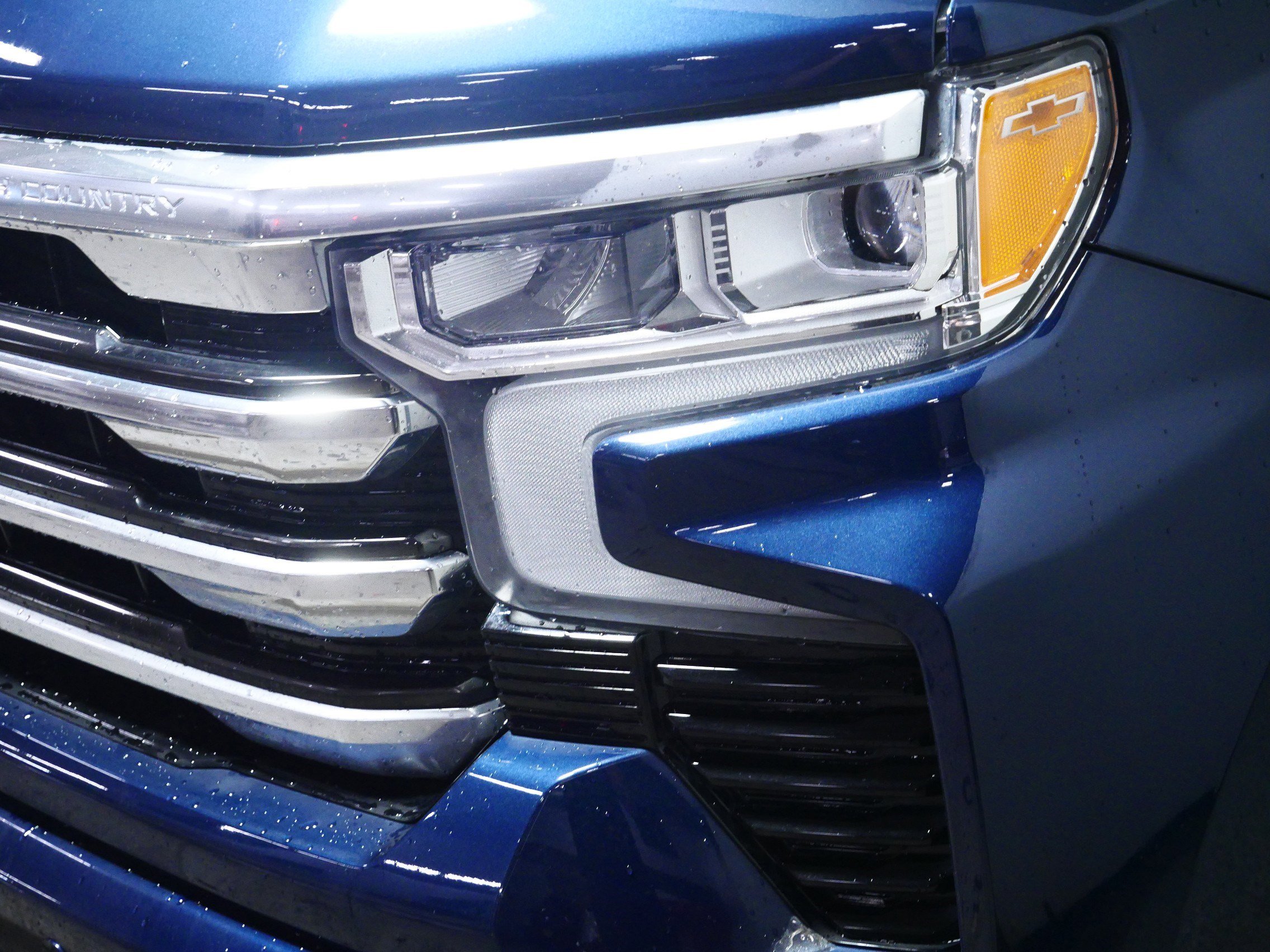 Used 2023 Chevrolet Silverado 1500 High Country w/ Technology Package image 16