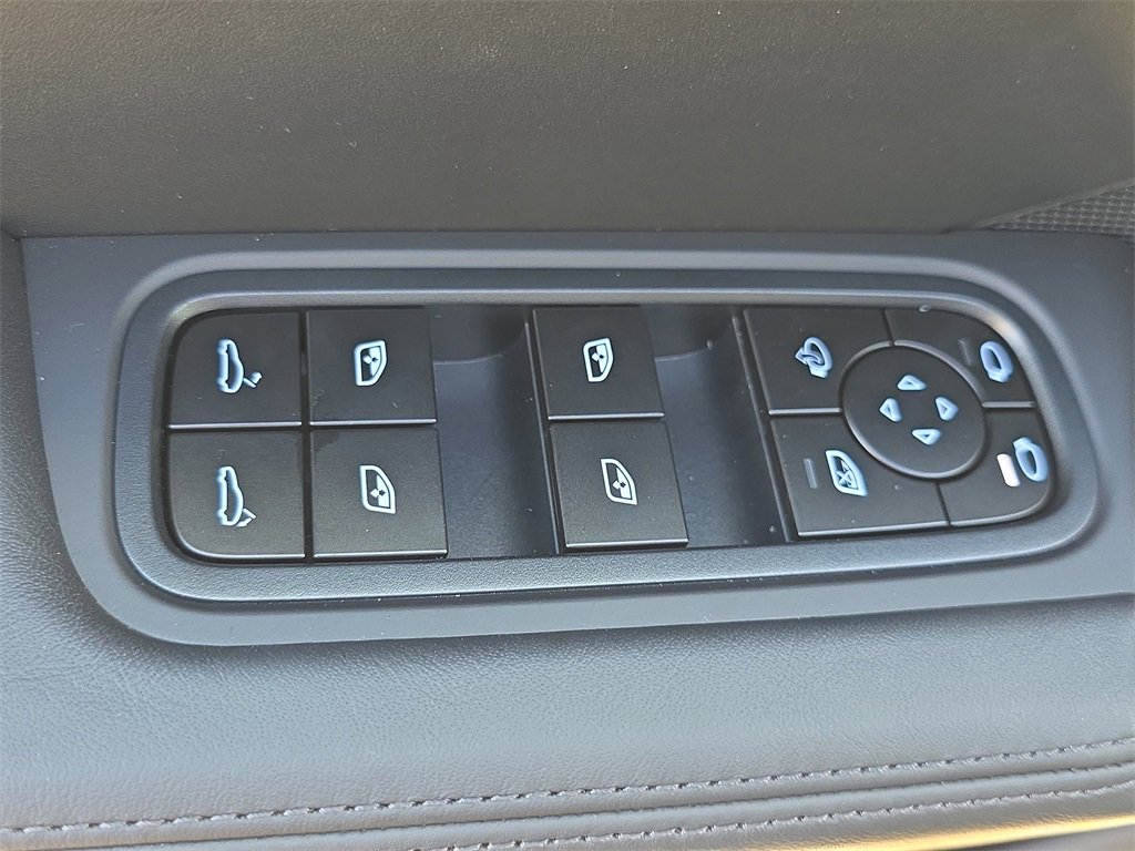 New 2026 Porsche Cayenne Coupe image 25