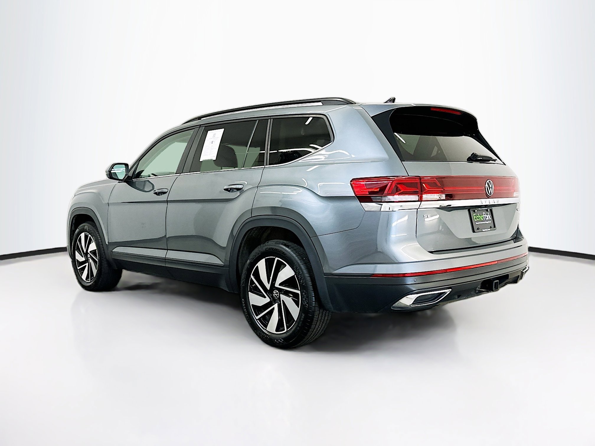 Used 2025 Volkswagen Atlas SE image 5