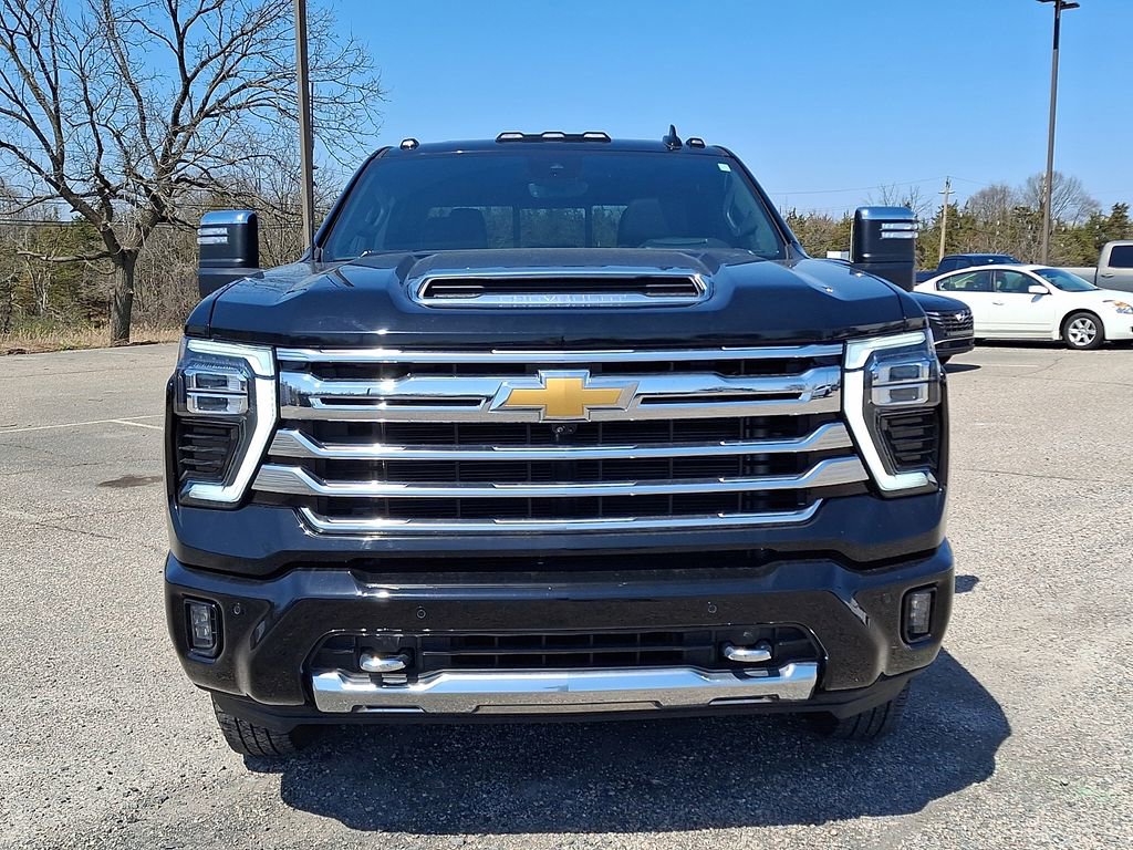 Used 2024 Chevrolet Silverado 3500 High Country w/ High Country Premium Package AWD/4WD image 5