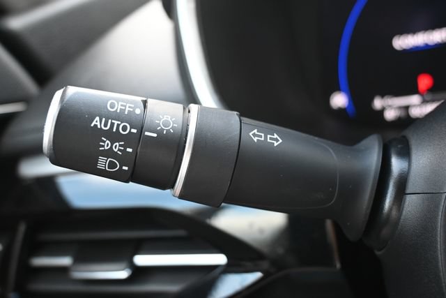 Used 2023 Acura MDX w/ Technology Package AWD/4WD image 42