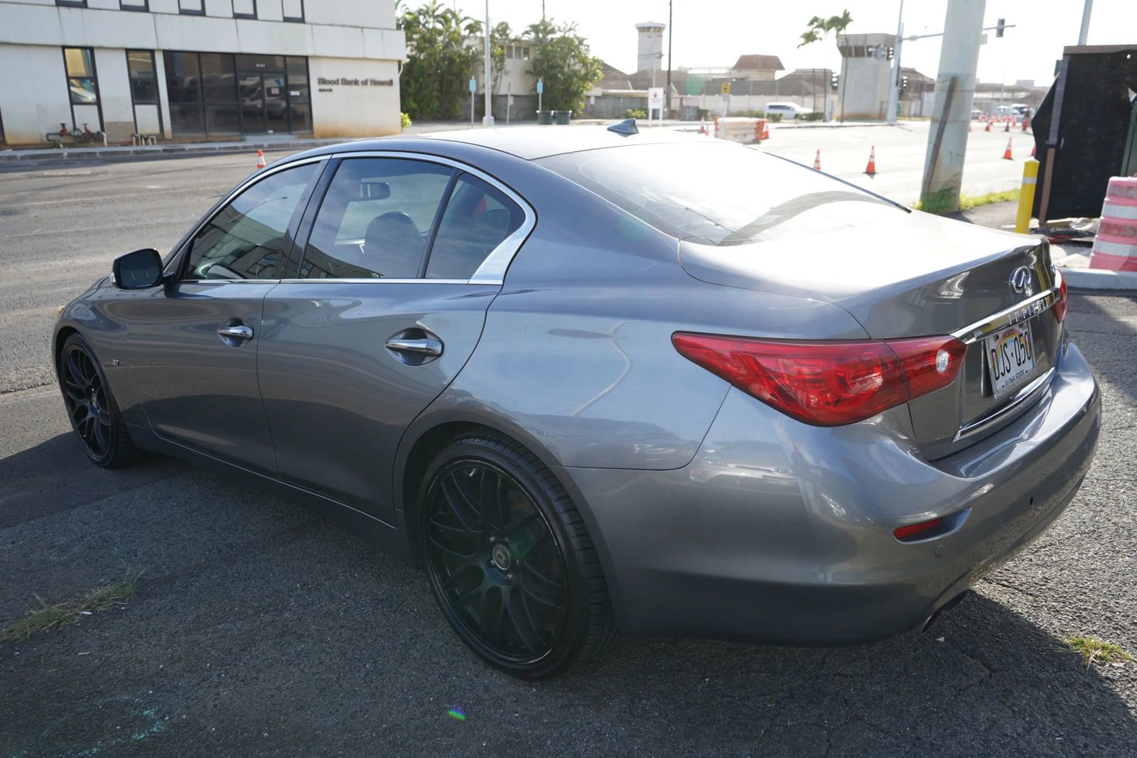 Used 2015 INFINITI Q50 Premium w/ Navigation Package RWD image 25