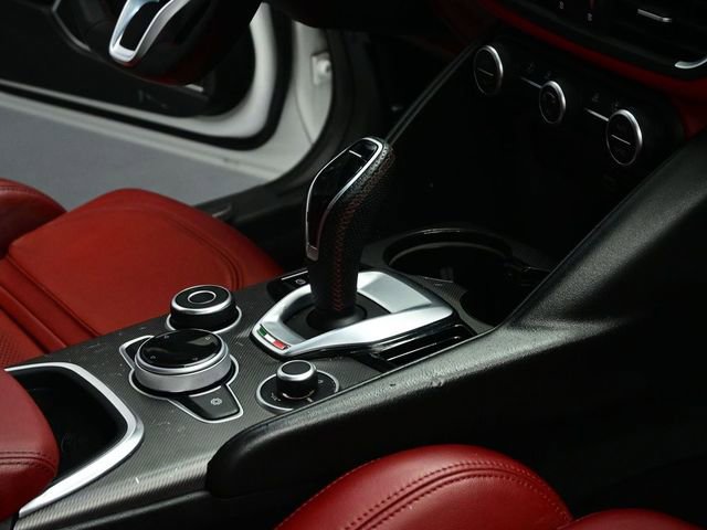 Used 2021 Alfa Romeo Giulia Ti Sport image 27