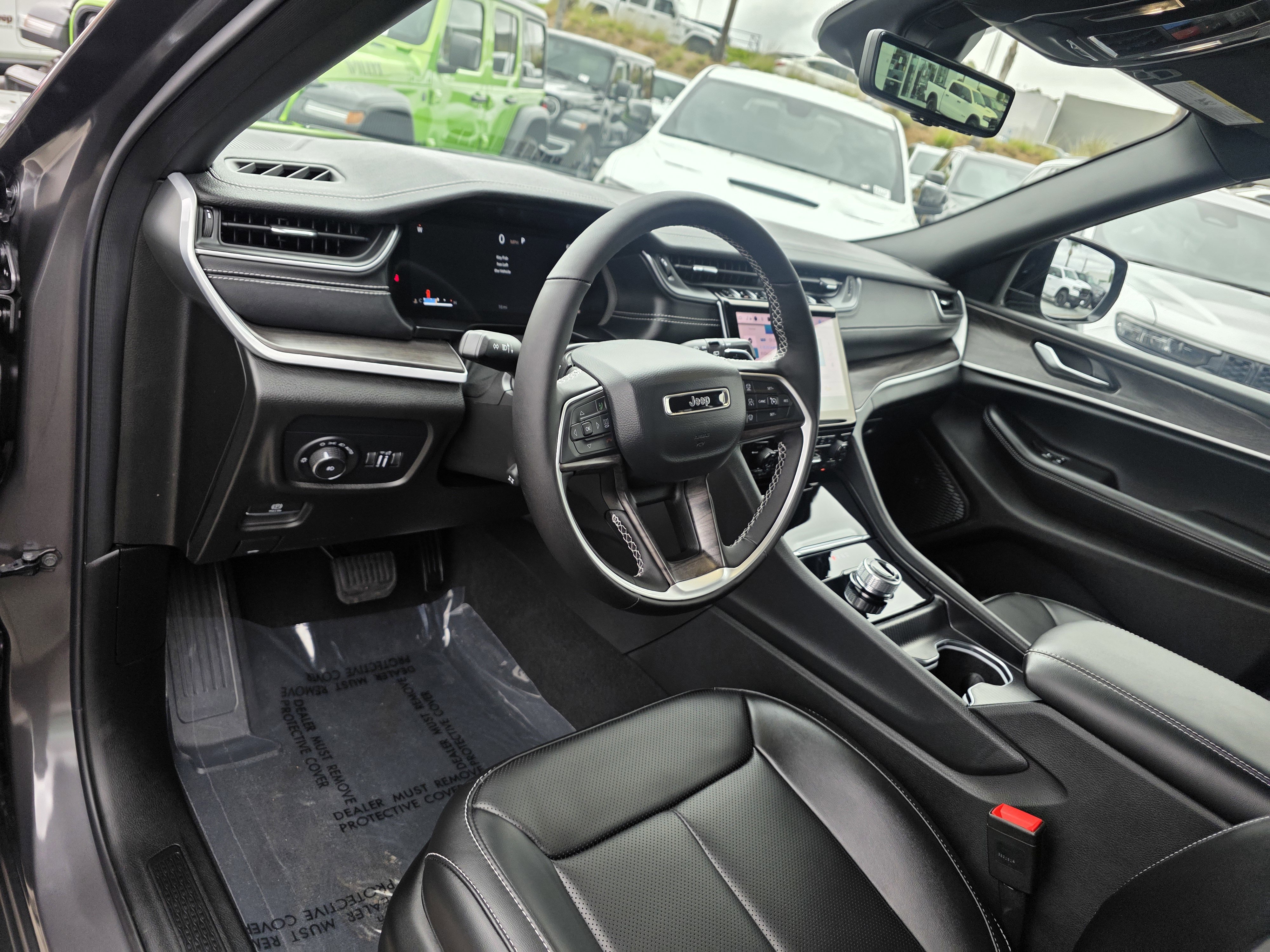 New 2025 Jeep Grand Cherokee Limited w/ Luxury Tech Group II RWD image 10