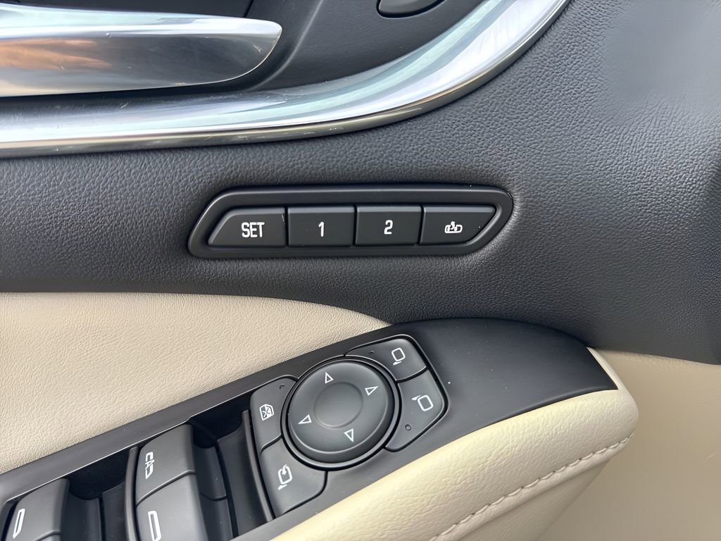 Used 2018 Buick Enclave Premium image 11