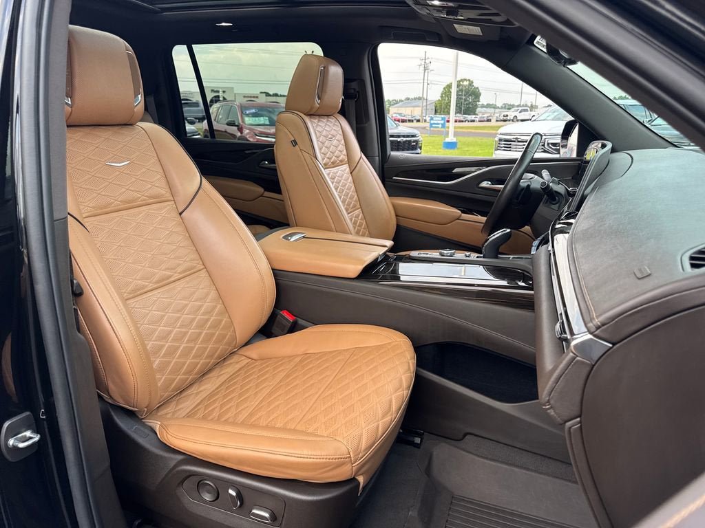 Used 2022 Cadillac Escalade ESV Premium Luxury w/ LPO, Floor Liner Package AWD/4WD image 13