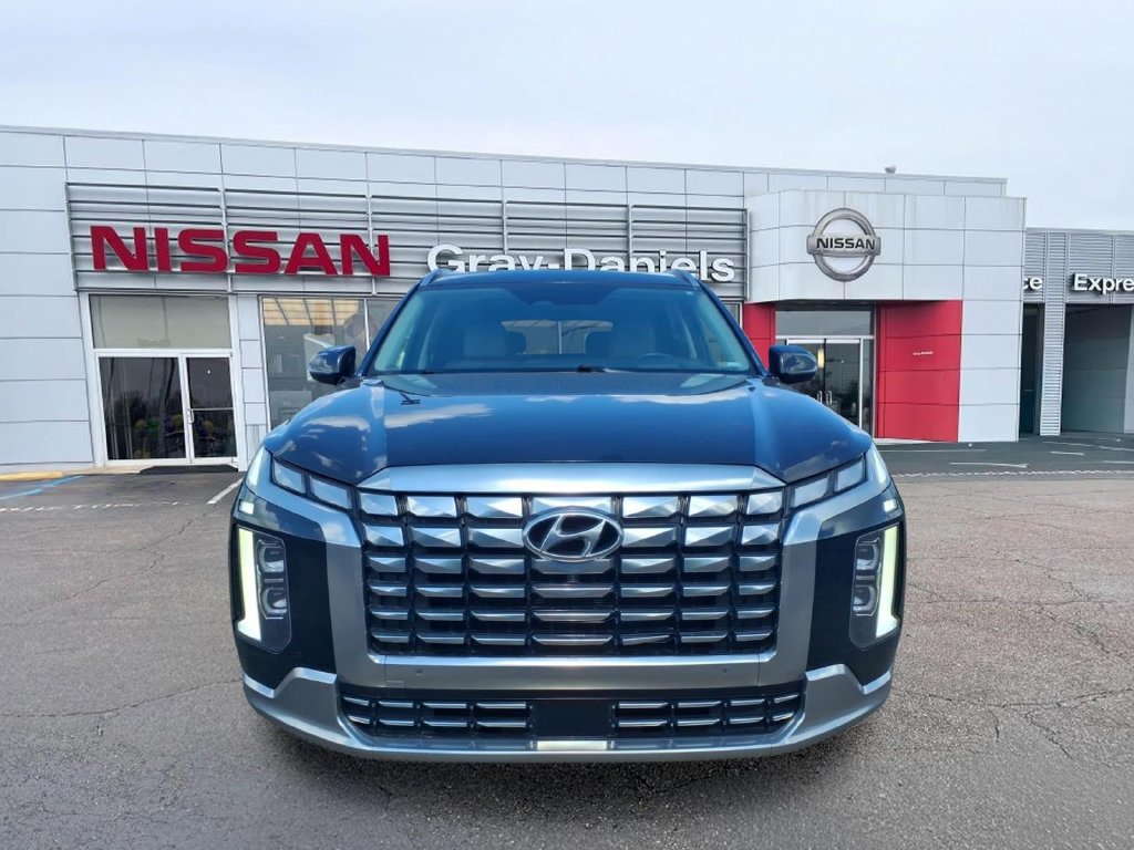 Used 2024 Hyundai Palisade Calligraphy FWD image 2
