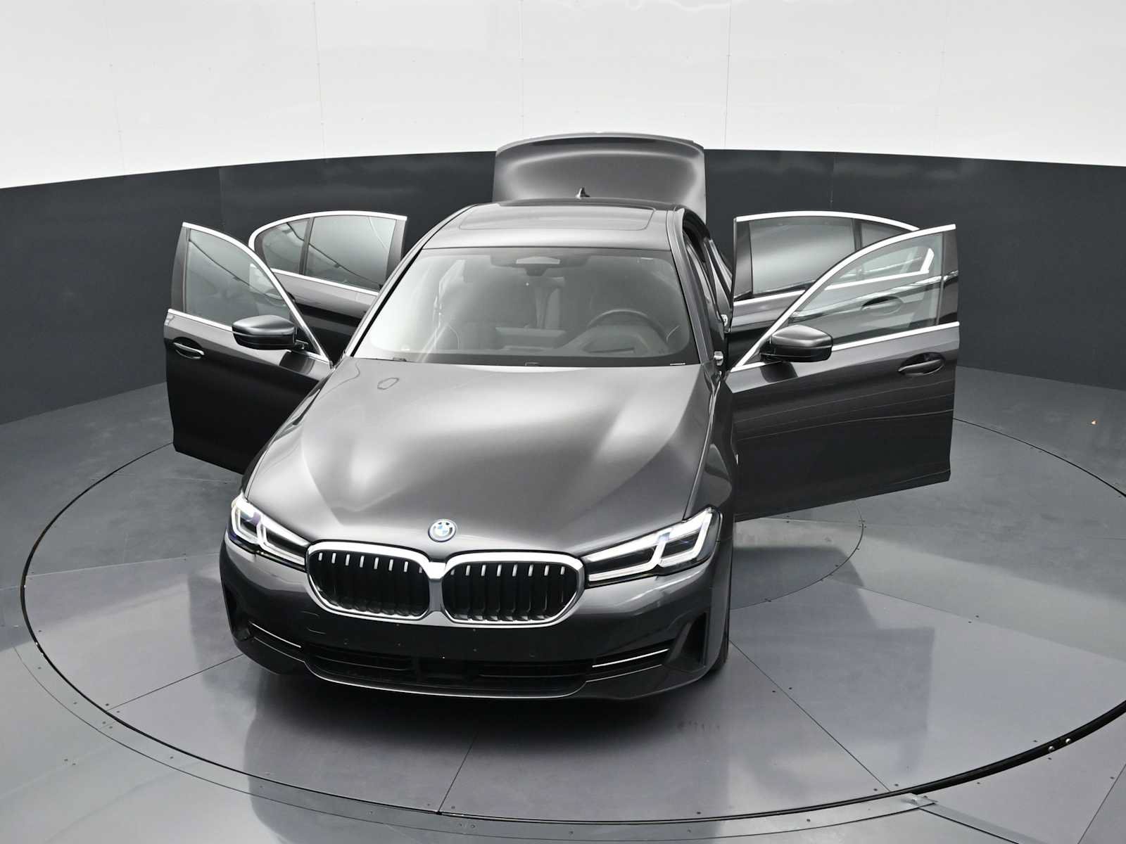 Used 2022 BMW 530e w/ Executive Package RWD image 33