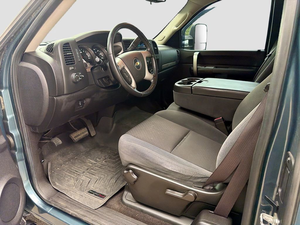 Used 2009 Chevrolet Silverado 2500 LT w/ Snow Plow Prep Package image 23