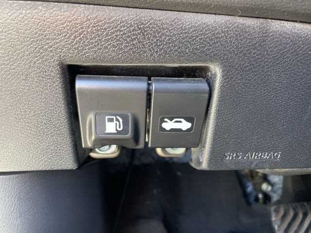 Used 2023 Nissan Versa SV FWD image 17