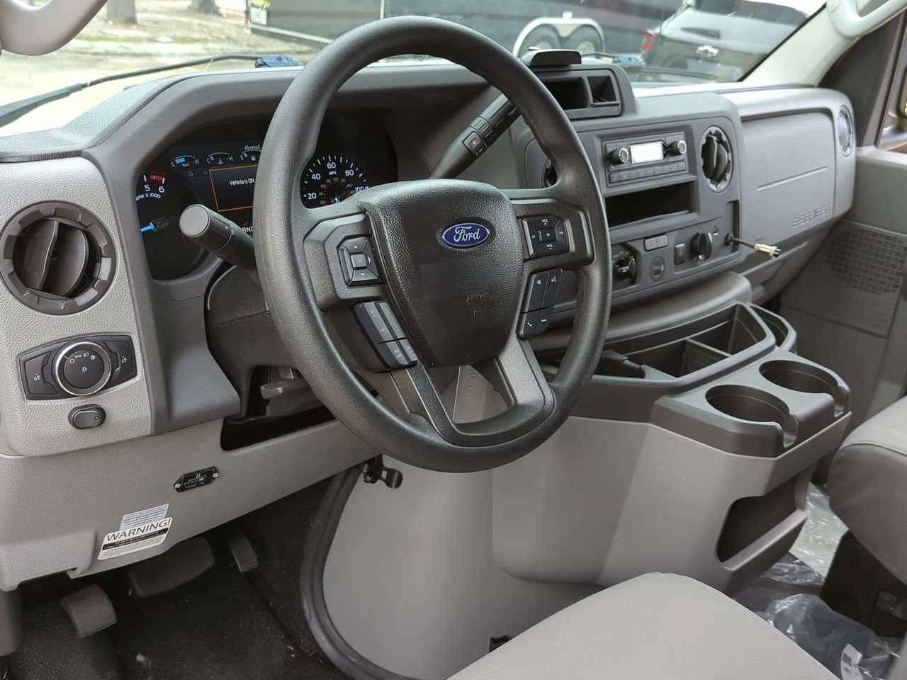 Used 2022 Ford E-450 and Econoline 450 Super Duty RWD image 10