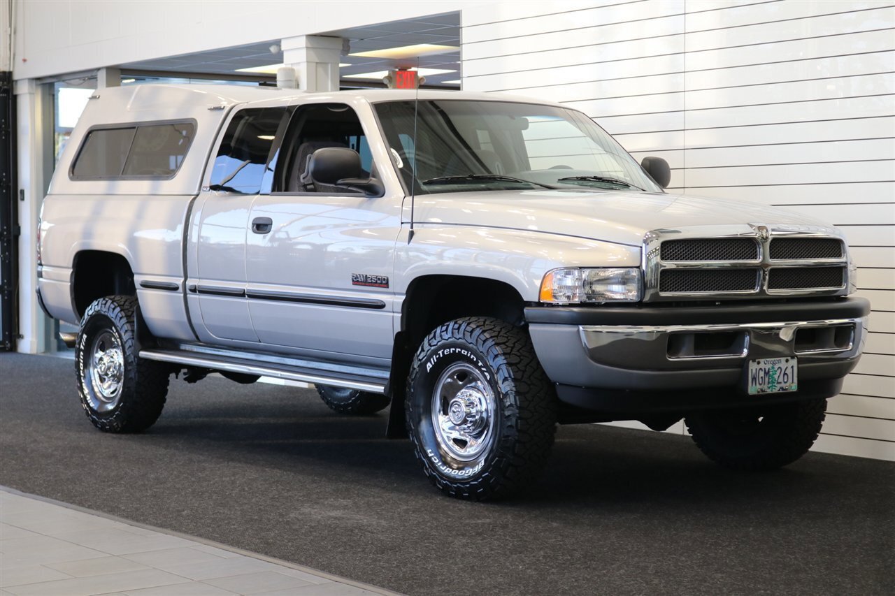 Used 1998 Dodge Ram 2500 Truck 4x4 Quad Cab image 2
