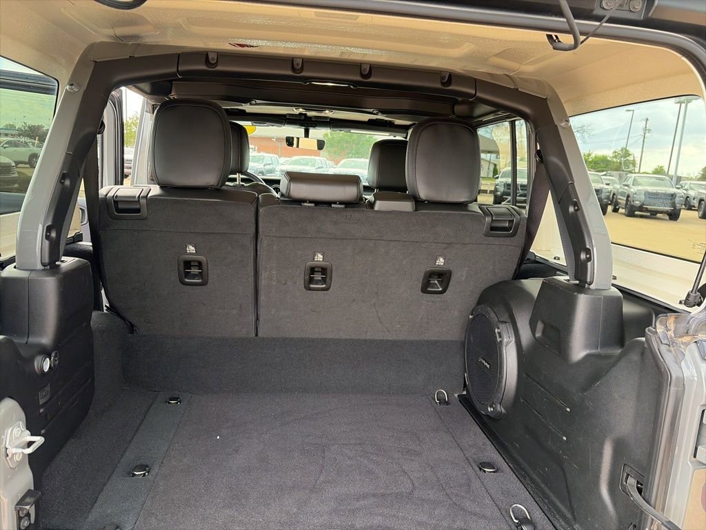Used 2023 Jeep Wrangler Unlimited Sahara image 9
