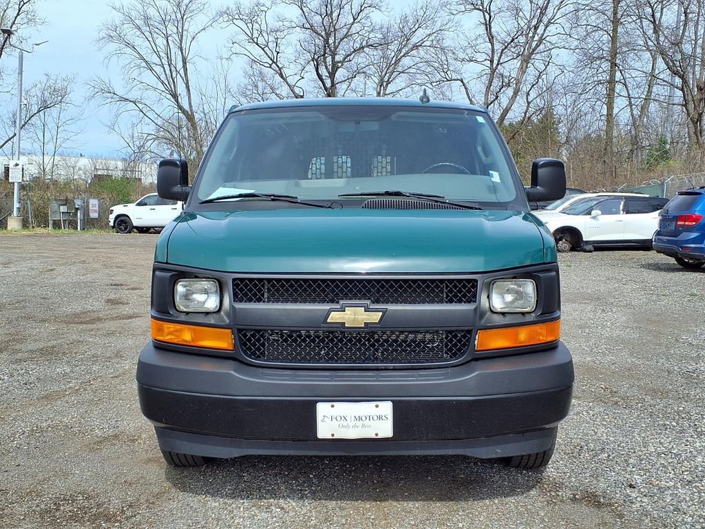 Used 2017 Chevrolet Express 3500 Extended RWD video 2