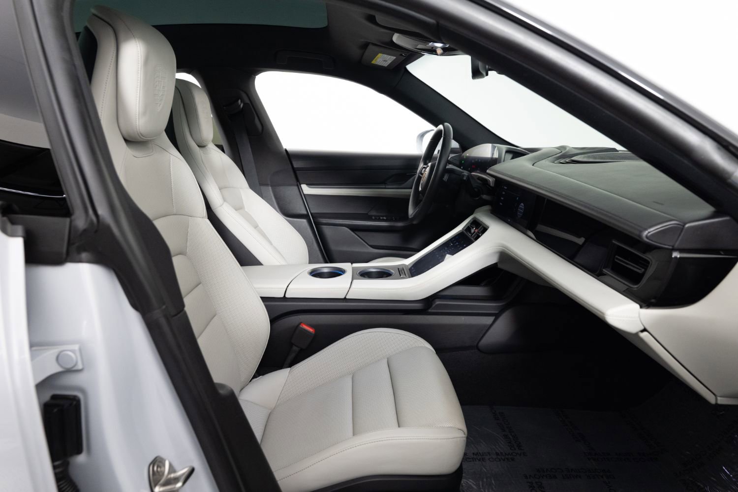 Used 2021 Porsche Taycan 4S w/ Premium Package image 25