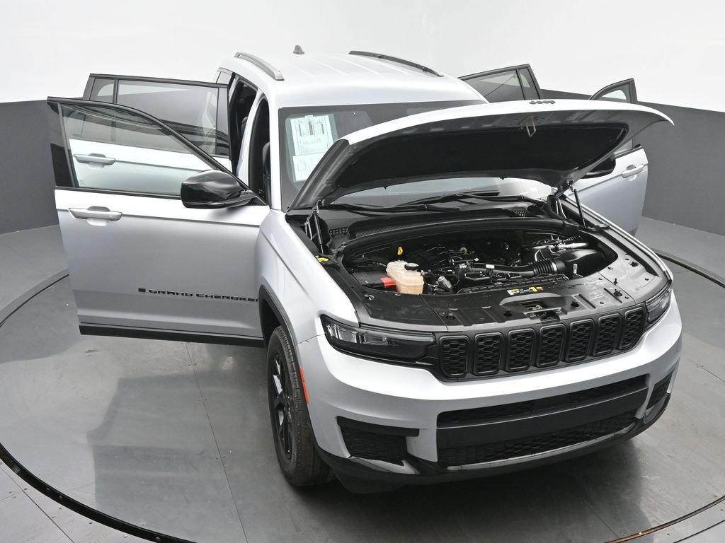 Used 2024 Jeep Grand Cherokee L Laredo AWD/4WD image 64
