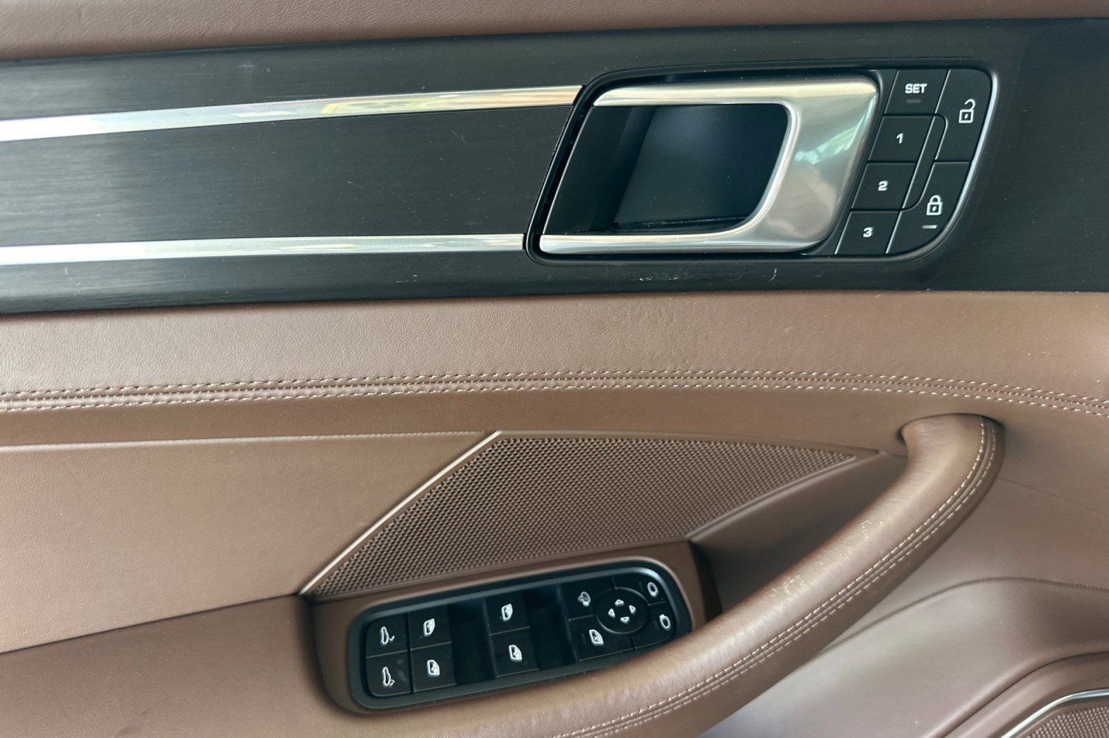 Certified 2023 Porsche Panamera Platinum Edition image 12