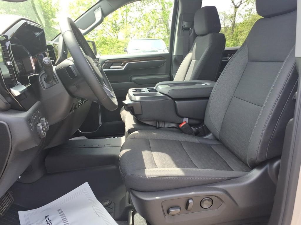 New 2026 Chevrolet Silverado 1500 RST w/ Z71 Off-Road Package AWD/4WD image 12