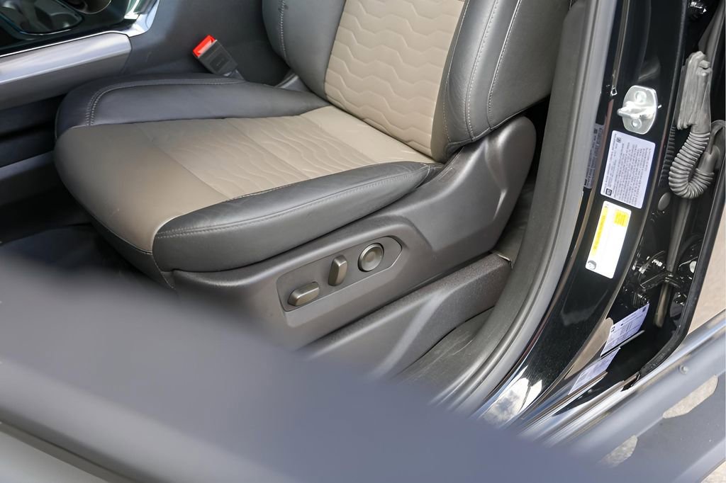 Certified 2025 Chevrolet Silverado 2500 ZR2 w/ Technology Package image 11