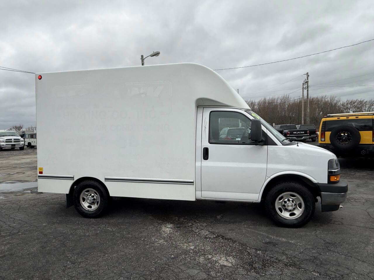 Used 2021 Chevrolet Express 3500 w/ Power Convenience Package image 5