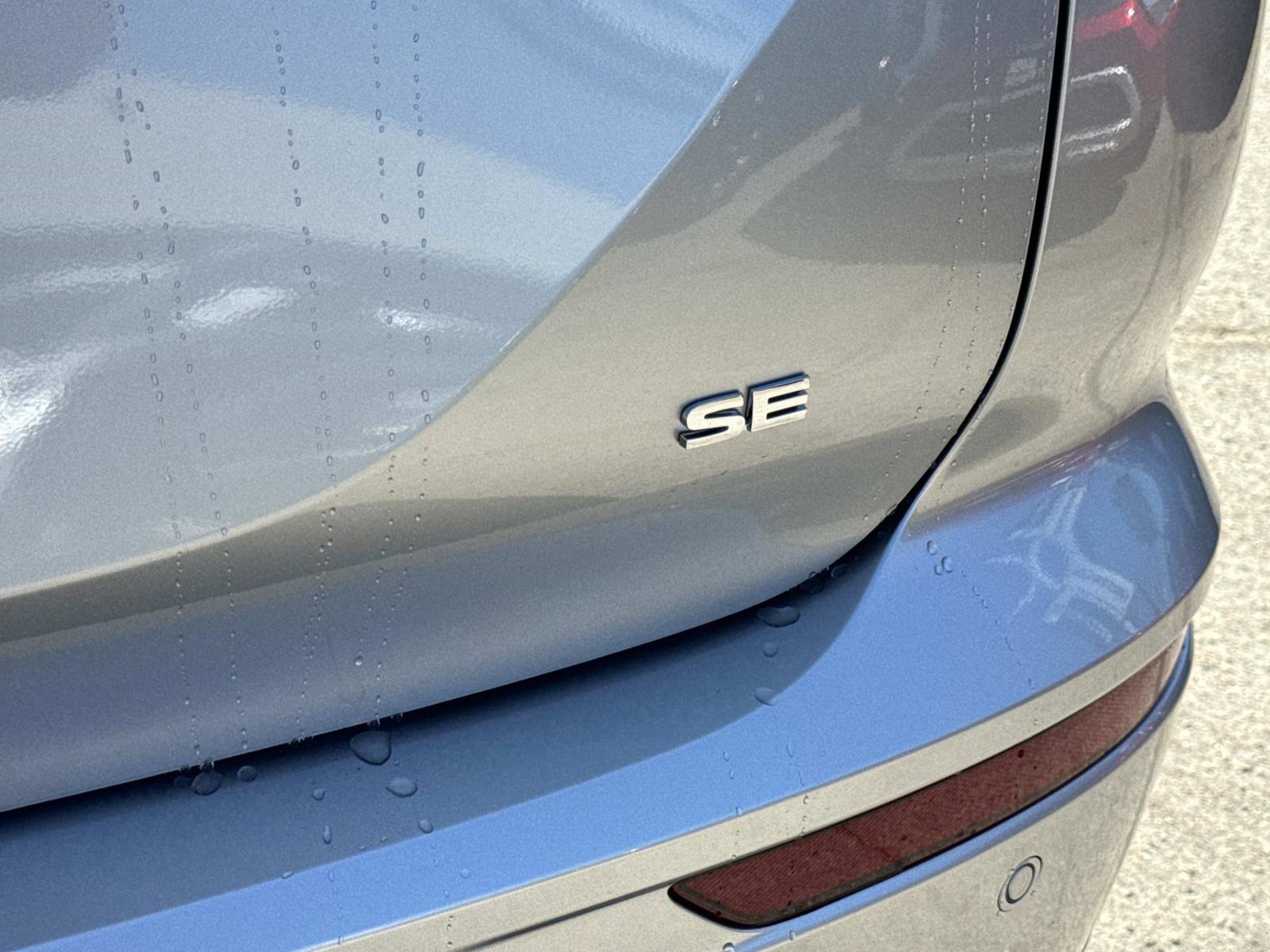 New 2025 Mitsubishi Outlander SE image 6